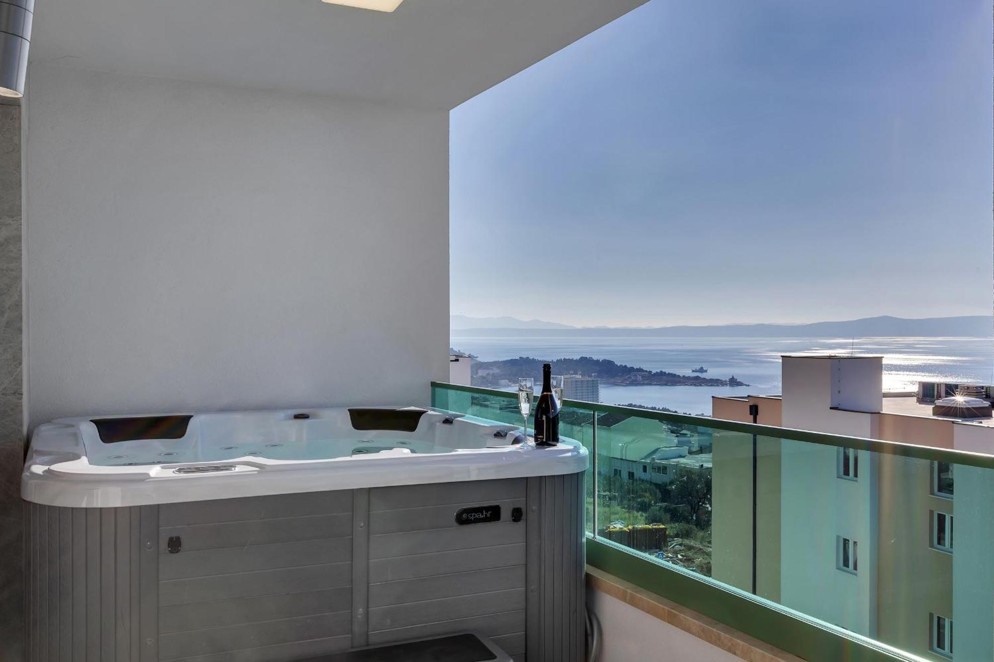 Апартаменти Exclusive Penthouse Big Blue With Private Jacuzzi Макарська Екстер'єр фото