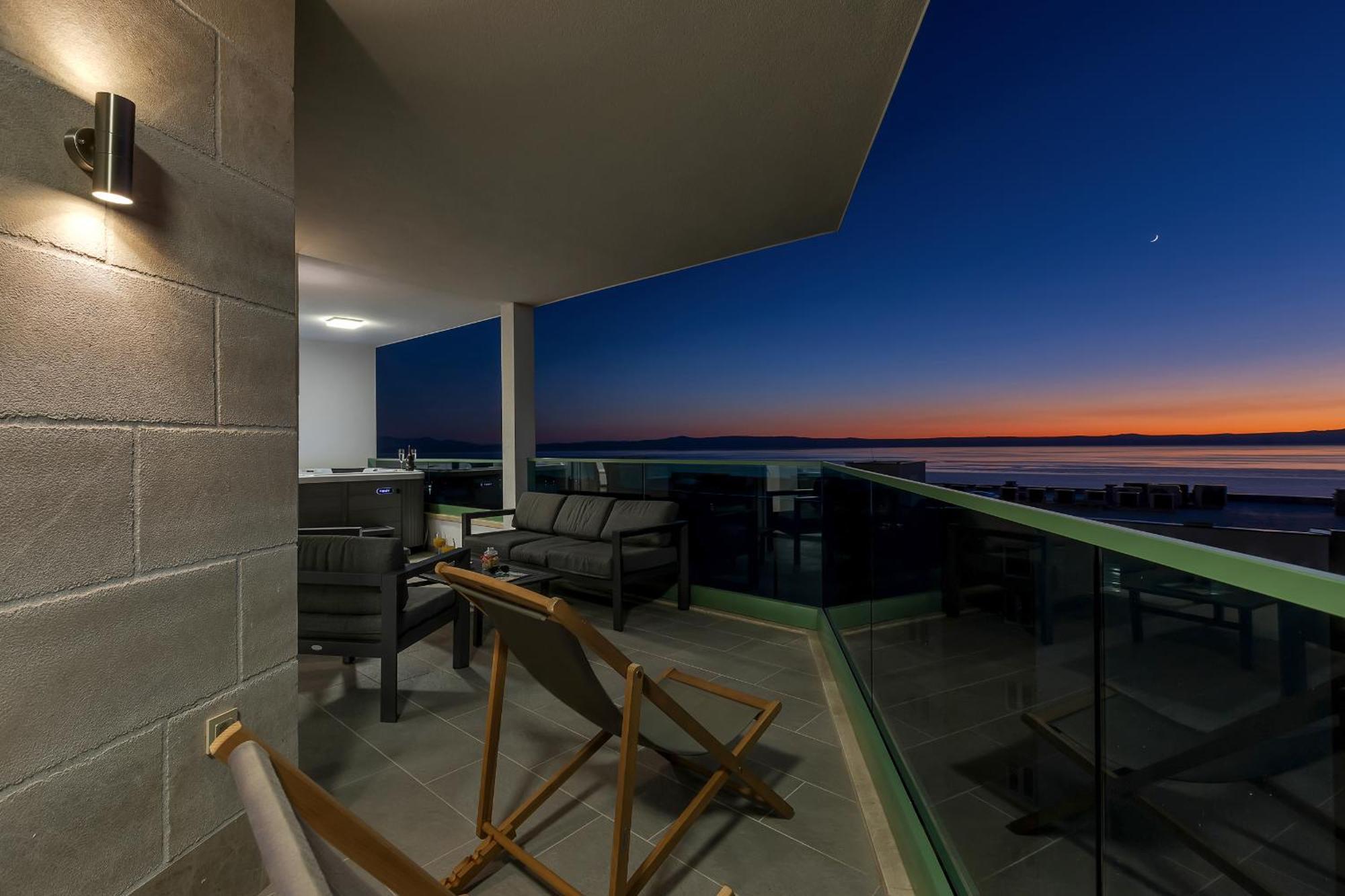 Апартаменти Exclusive Penthouse Big Blue With Private Jacuzzi Макарська Екстер'єр фото