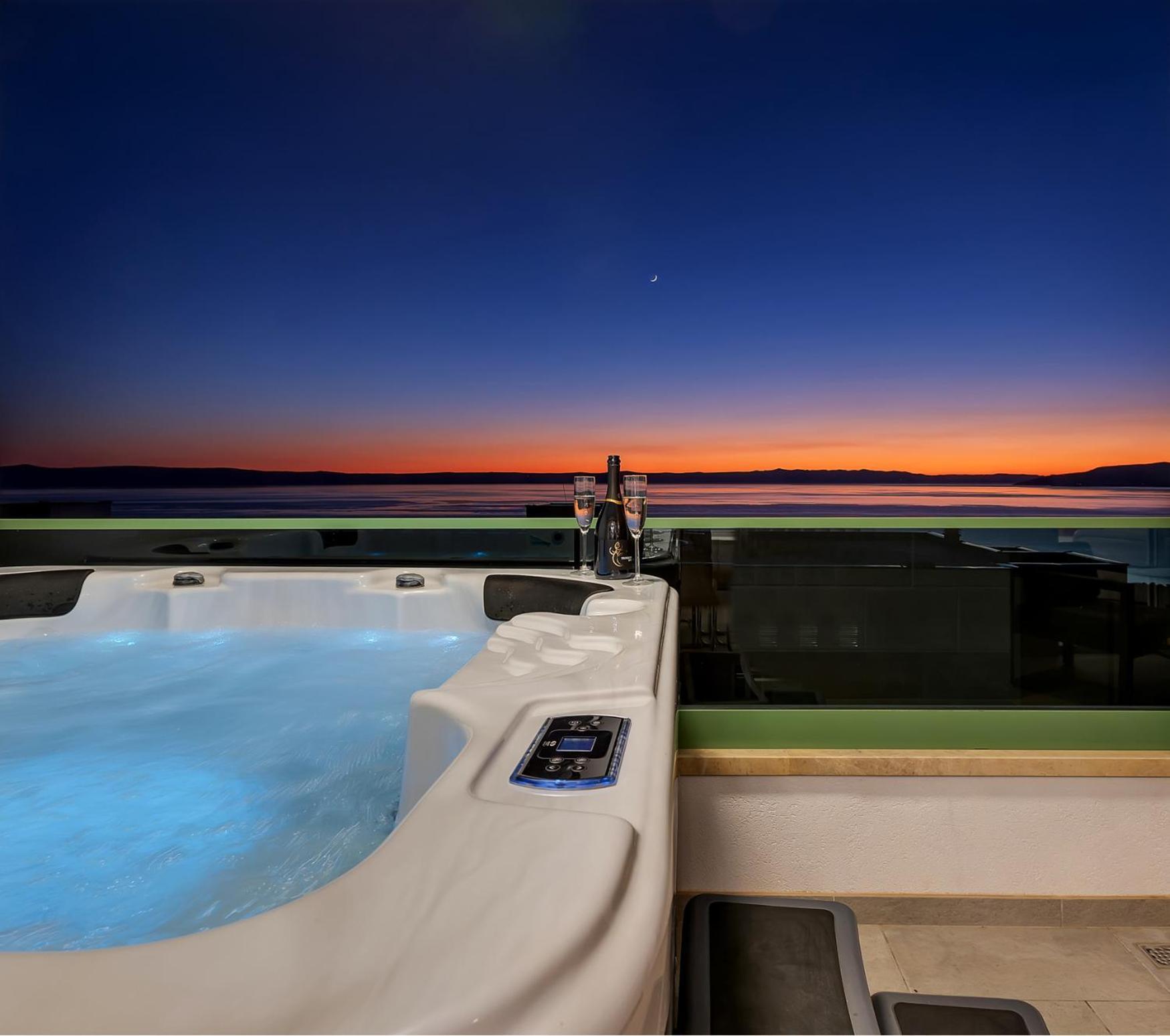Апартаменти Exclusive Penthouse Big Blue With Private Jacuzzi Макарська Екстер'єр фото