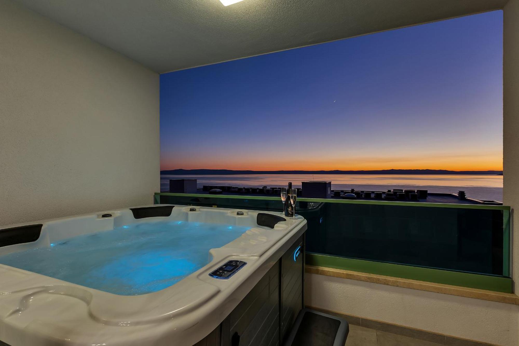 Апартаменти Exclusive Penthouse Big Blue With Private Jacuzzi Макарська Екстер'єр фото