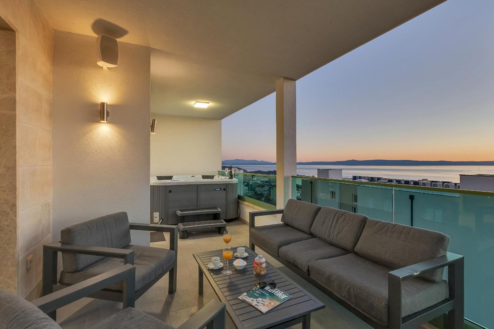 Апартаменти Exclusive Penthouse Big Blue With Private Jacuzzi Макарська Екстер'єр фото