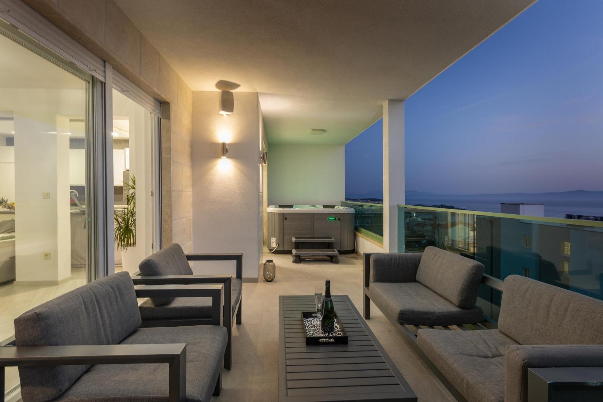 Апартаменти Exclusive Penthouse Big Blue With Private Jacuzzi Макарська Екстер'єр фото